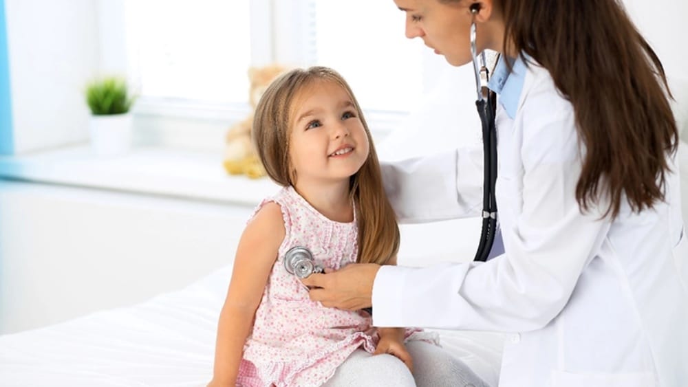 اهمیت مراجعه به متخصص کودکان