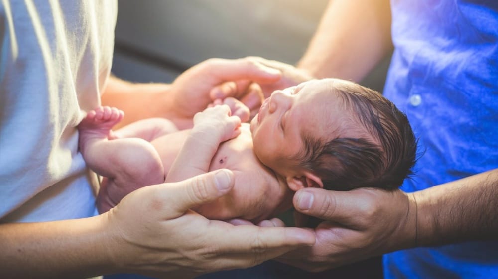 نقش مراقبت‌های پس از تولد در رشد نوزاد