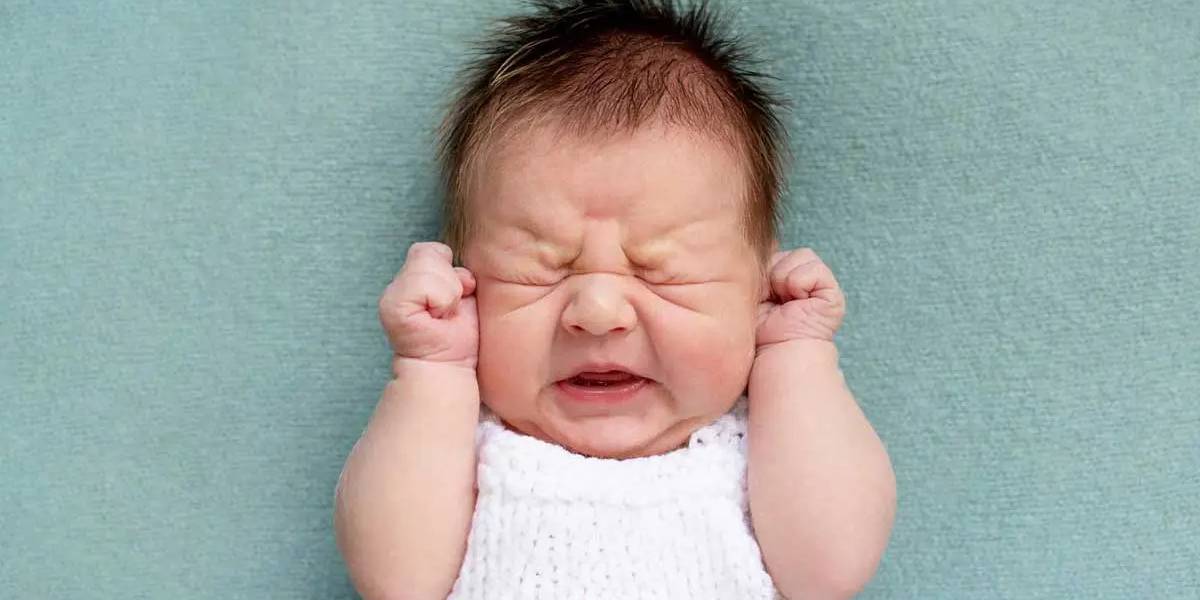 دلایل بی قراری نوزاد